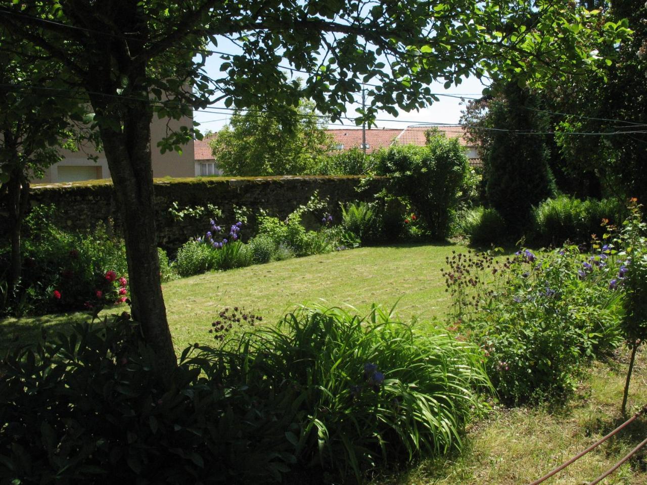 Les Jardins De La Grange Rezonville Exterior foto